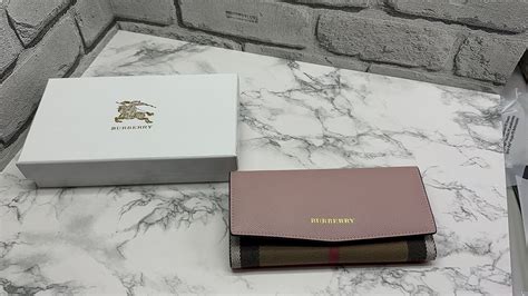 Купить женский кошелек Burberry (Барбери) в интернет .